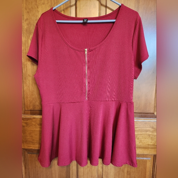 SHEIN Tops - SHEIN Curve 2XL Red zip front Blouse.  Great peplin design.   Only worn once.